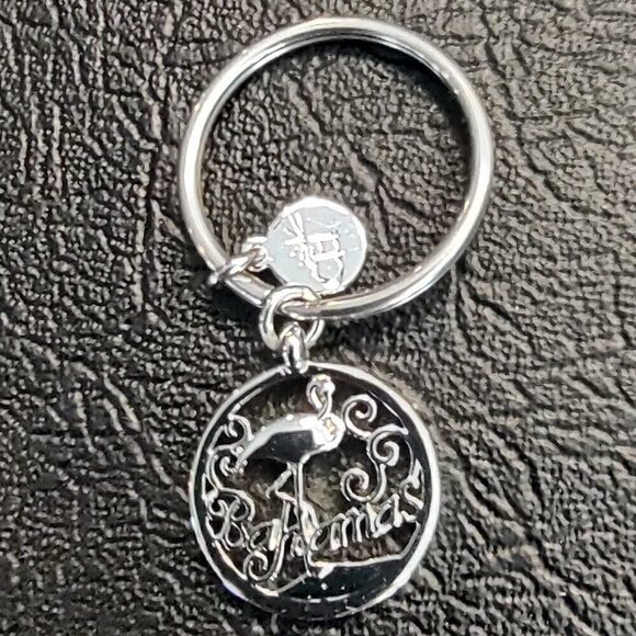 Silvertone Bahamas Souvenir Keyring - Picture 1 of 3